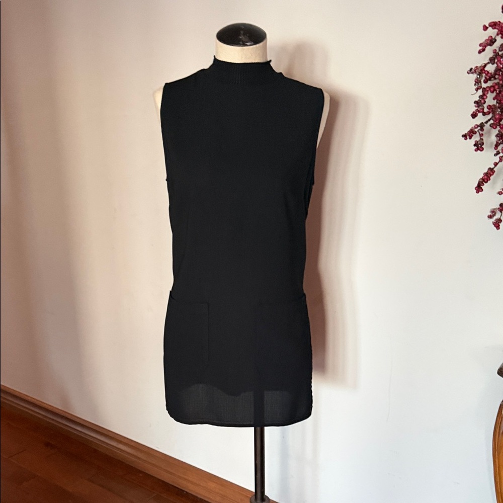 bobeau Black Sleeveless Mock Neck top